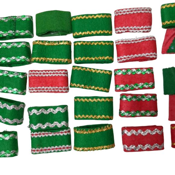 Huge Lot of 35 Christmas Cloth Napkins Rings Red & Green - Picture 3 of 5